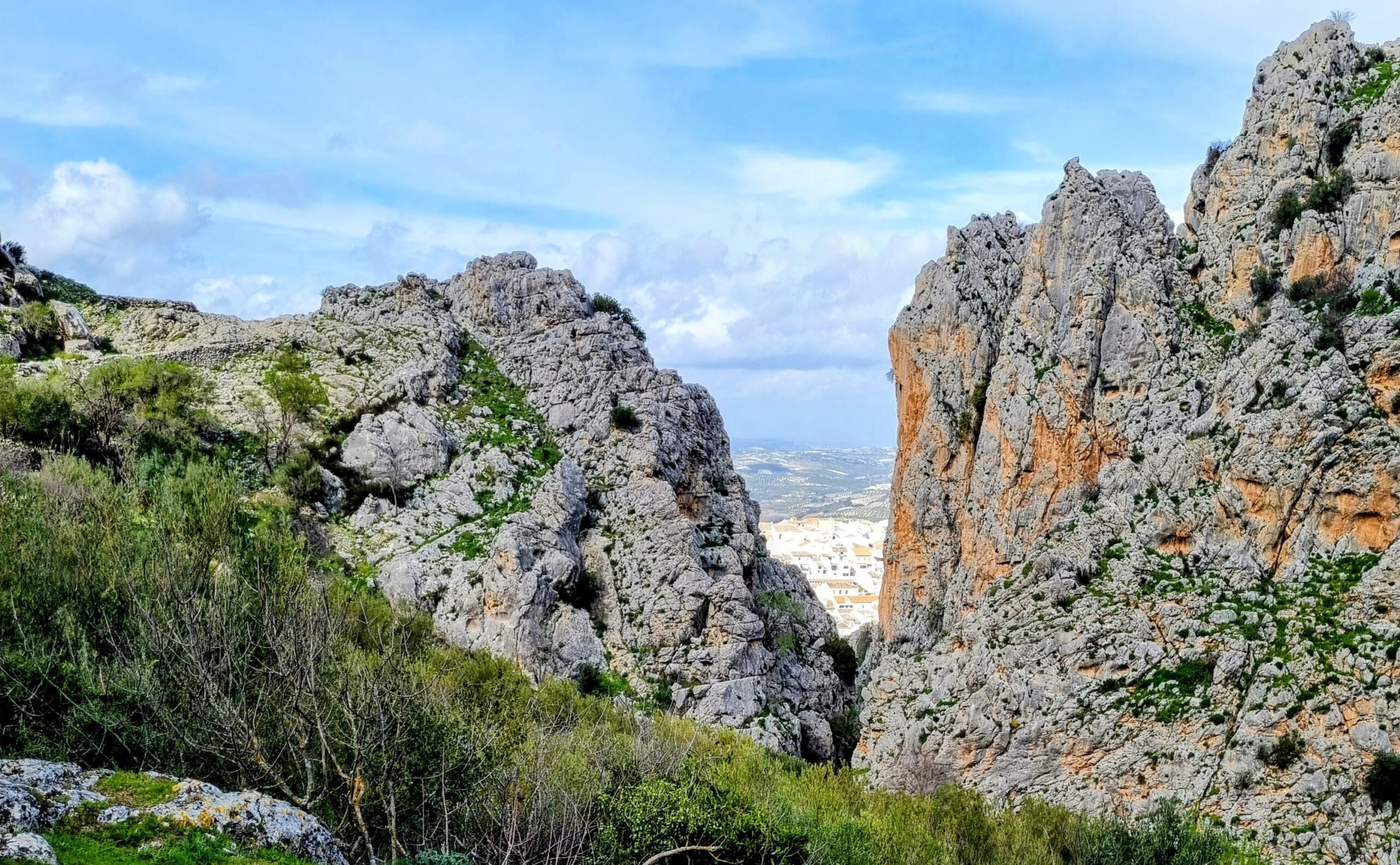Zuheros is a captivating Andalusian village, renowned as one of Spain's prettiest, nestled in the serene Subbética mountains, blending rustic charm with breathtaking natural beauty.
- To highlight the location of a fully renovated home located in the village of Zuheros, Cordoba, Spain