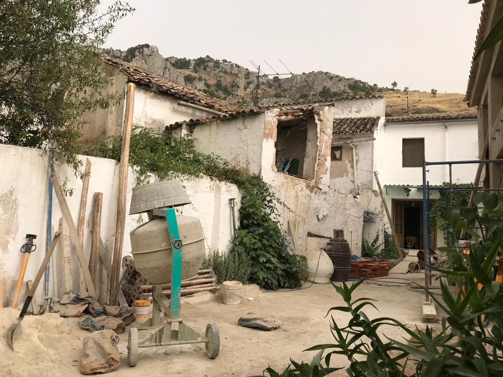 Traditional Andalusia houses renovated for sale in Cordoba - Nestled in the heart of Andalusia, Zuheros. To highlight the location of a fully renovated home located in the village of Zuheros, Cordoba, Spain