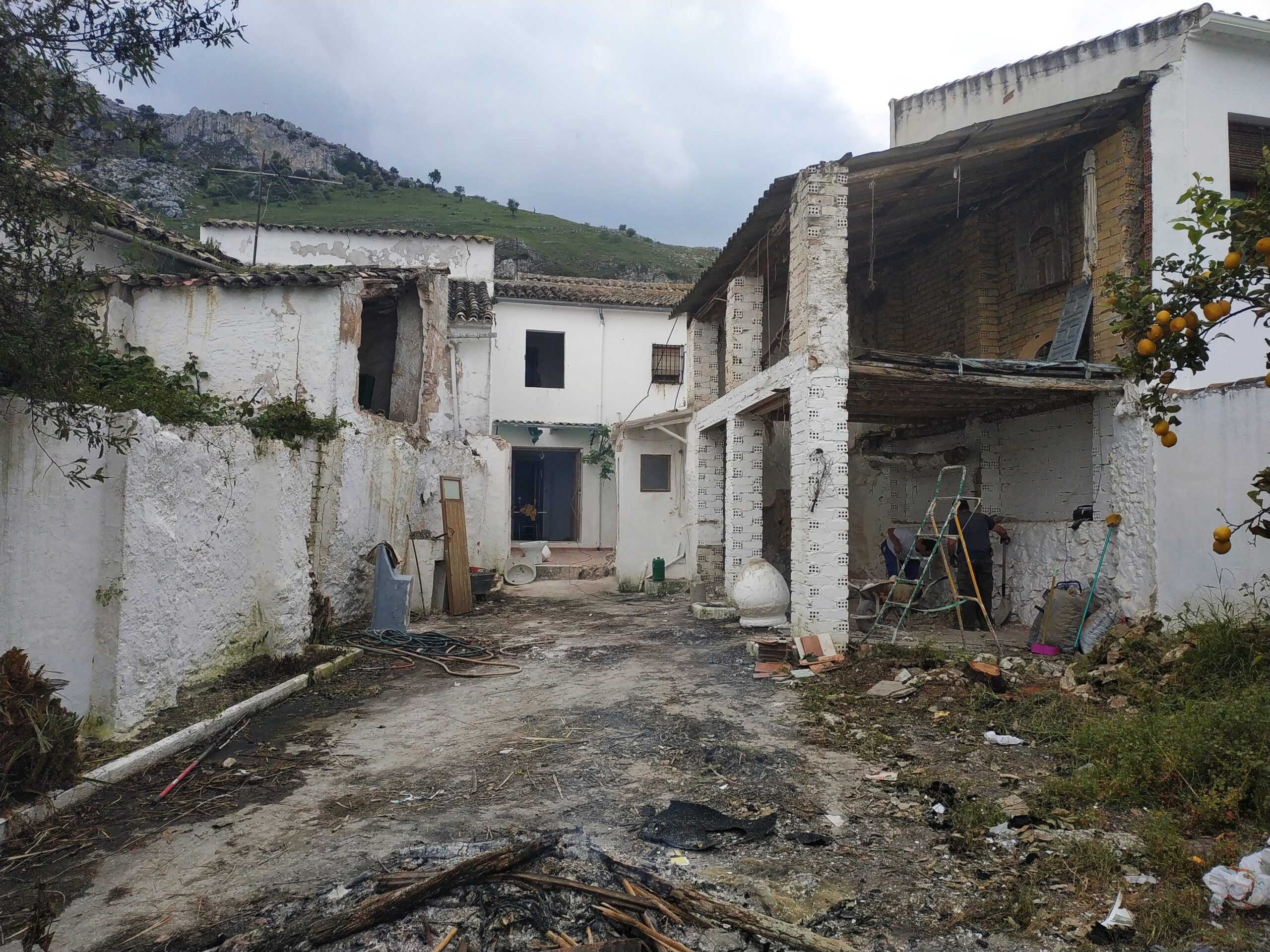Traditional Andalusia houses renovated for sale in Cordoba - Nestled in the heart of Andalusia, Zuheros. To highlight the location of a fully renovated home located in the village of Zuheros, Cordoba, Spain