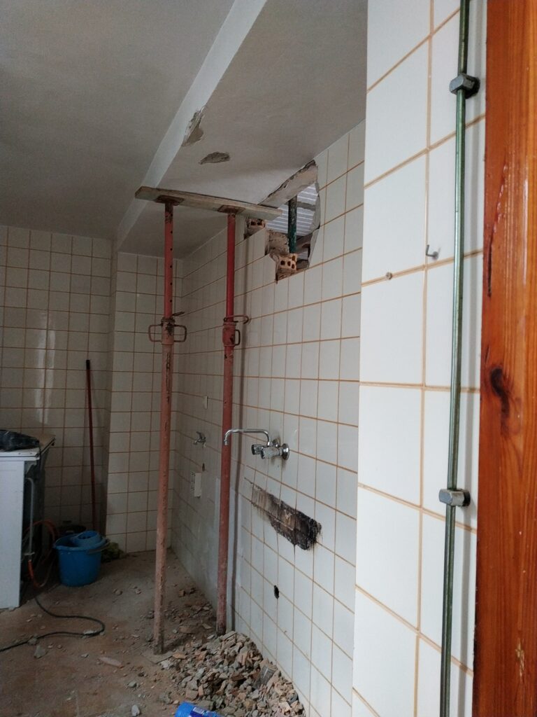 Traditional Andalusia houses renovated for sale in Cordoba - Nestled in the heart of Andalusia, Zuheros. To highlight the location of a fully renovated home located in the village of Zuheros, Cordoba, Spain